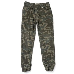 Boys Levi’s Camo Joggers size 12